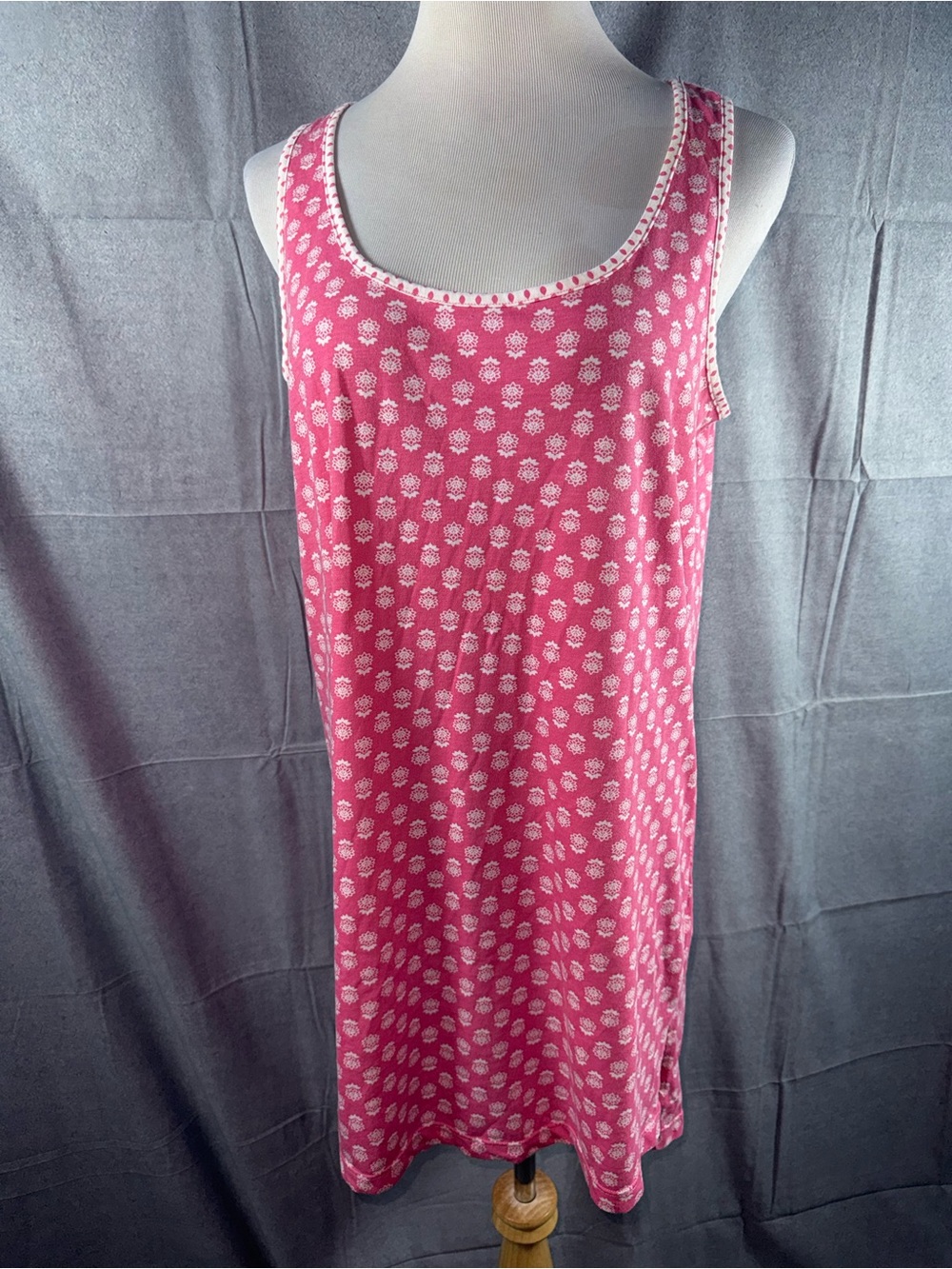 2501-Jones New York Pink Sleeveless Chemise with White Floral Motif